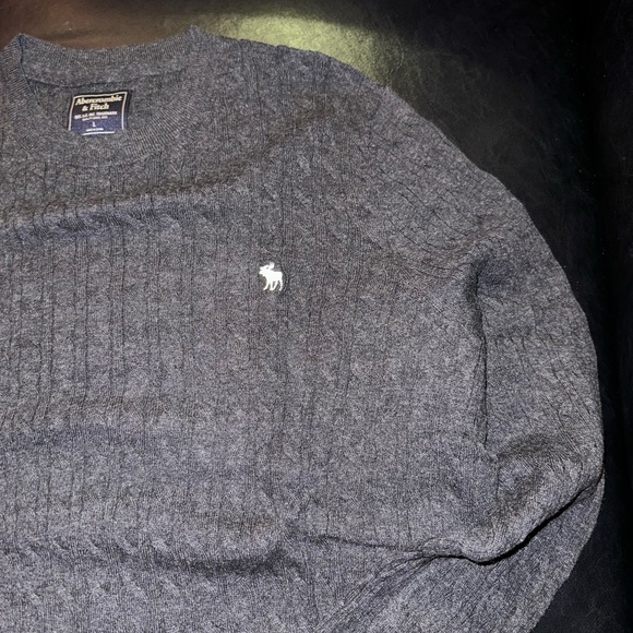 A&F Wool sweater. - Picture 6 of 11
